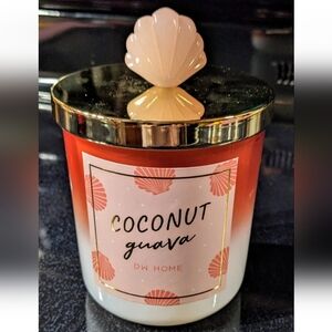 DWHome Single Wick Coconut Guava 9.3 oz Scented Candle Lid Adorn with  Seashell